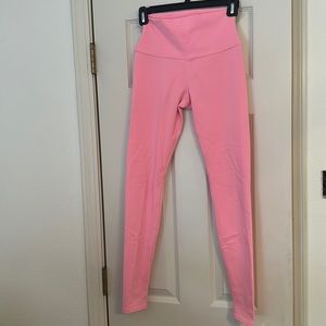 Alo airbrush 7/8 leggings macaron pink. Barely worn. Great condition